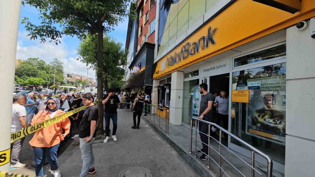 ZONGULDAK'IN SOĞUKSU SEMTİNDE, EVİNİN İCRADAN SATILMASINA ÖFKELENEREK BİR KAMU BANKASINDA SİLAHLA...