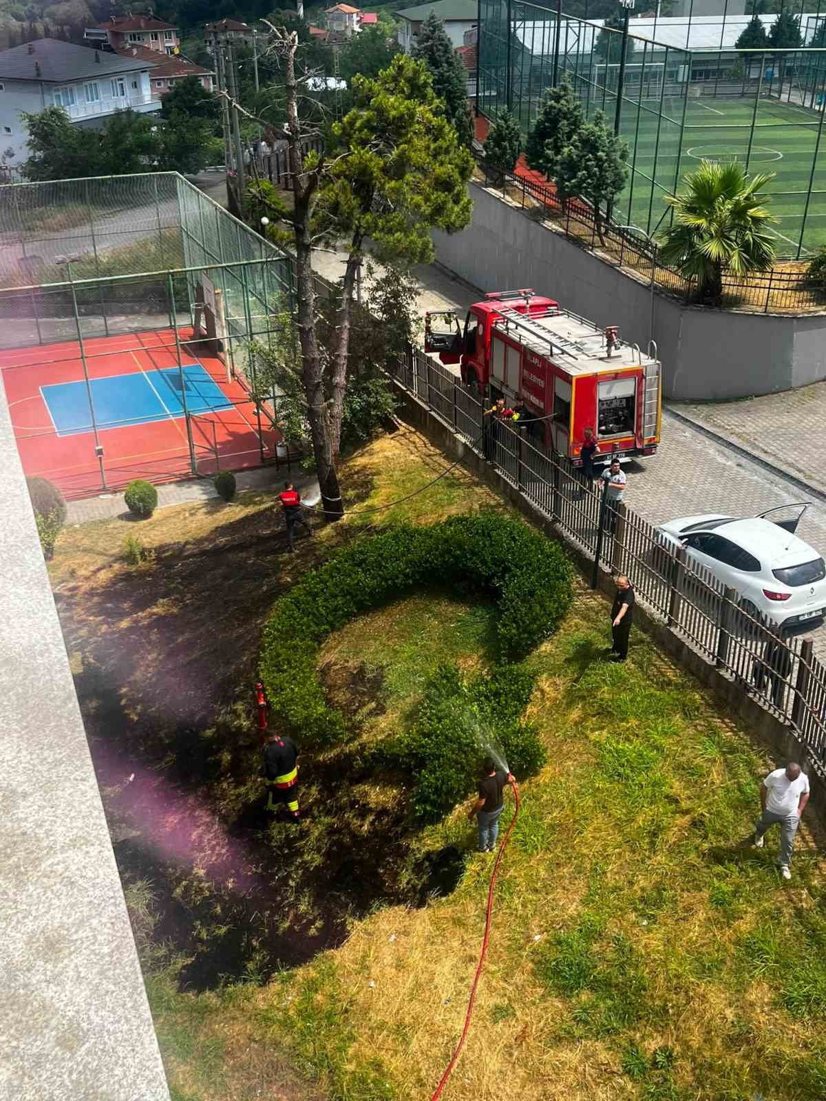 ZONGULDAK'TA BİR ÖĞRENCİ YURDUNDA ÇIKAN YANGIN PANİĞE NEDEN OLDU.