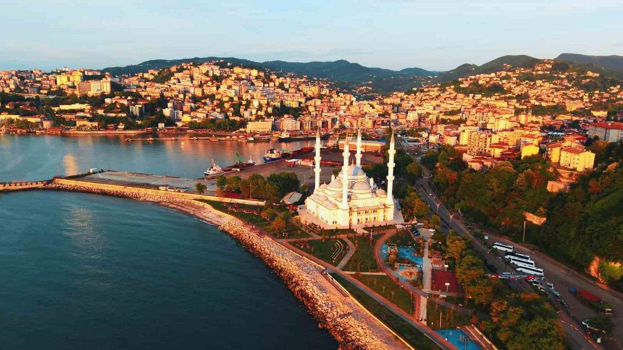 ZONGULDAK'TA GÜN BATIMI SAATLERİNDE KENTİN ENDÜSTRİYEL MİRASINI, DOĞAL GÜZELLİKLERİNİ VE SİMGE...