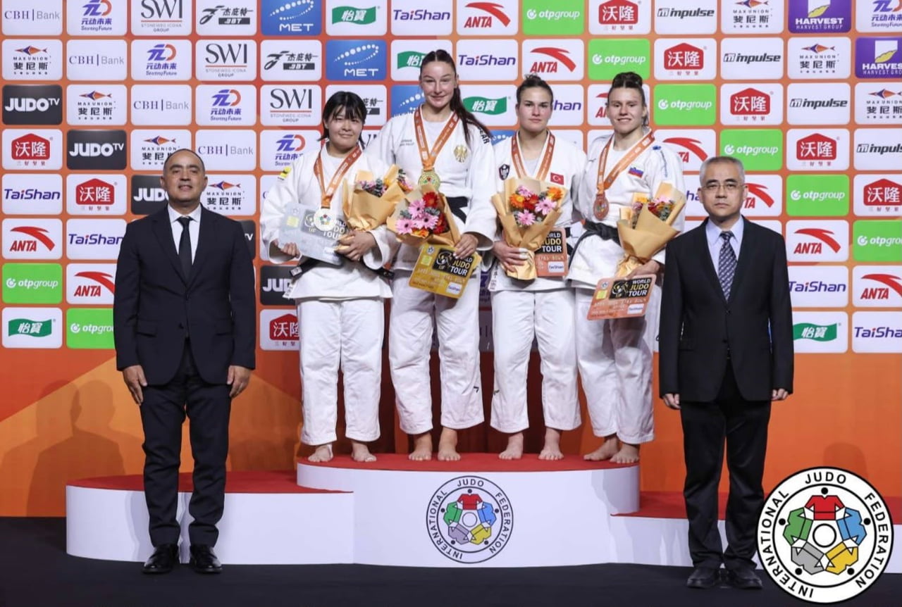 ZONGULDAK BÜLENT ECEVİT ÜNİVERSİTESİ (BEUN) SPOR BİLİMLERİ FAKÜLTESİ ANTRENÖRLÜK EĞİTİMİ BÖLÜMÜ...