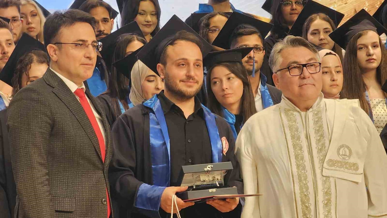 ZONGULDAK CUMHURİYET BAŞSAVCISI GÖKHAN KAPAĞAN (SOL BAŞTA) VE BEUN REKTÖRÜ İSMAİL HAKKI ÖZÖLÇER...
