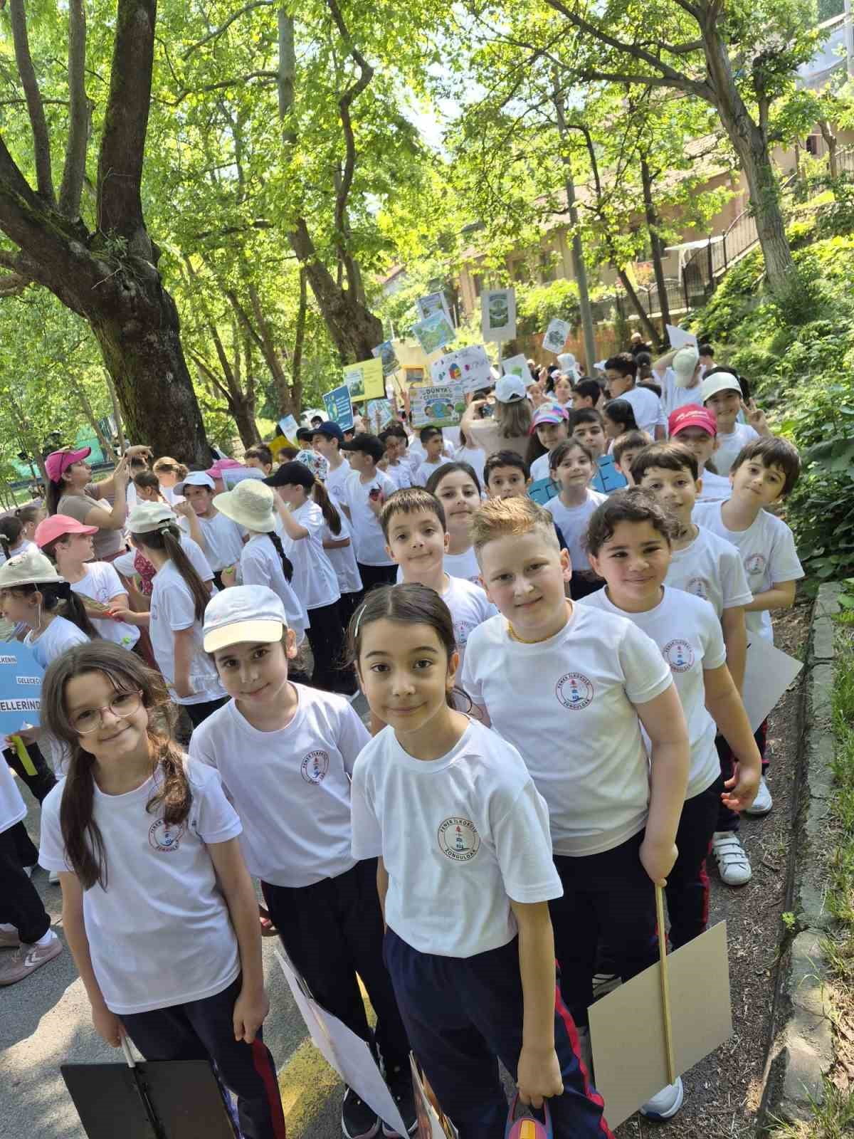 ZONGULDAK(İHA)-5 HAZİRAN DÜNYA ÇEVRE GÜNÜ ETKİNLİKLERİ ÇERÇEVESİNDE, ÇOCUKLARA ÇEVRE BİLİNCİNİ...