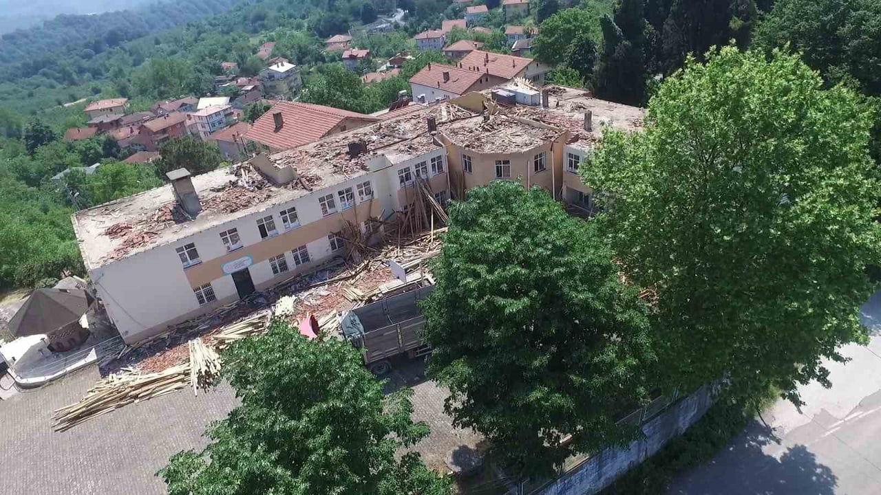 ZONGULDAK (İHA) - ZONGUKDAK-(İHA)-ZONGULDAK'IN ALAPLI İLÇESİNE BAĞLI BÜYÜK TEKKE KÖYÜ'NDE, DEPREME...