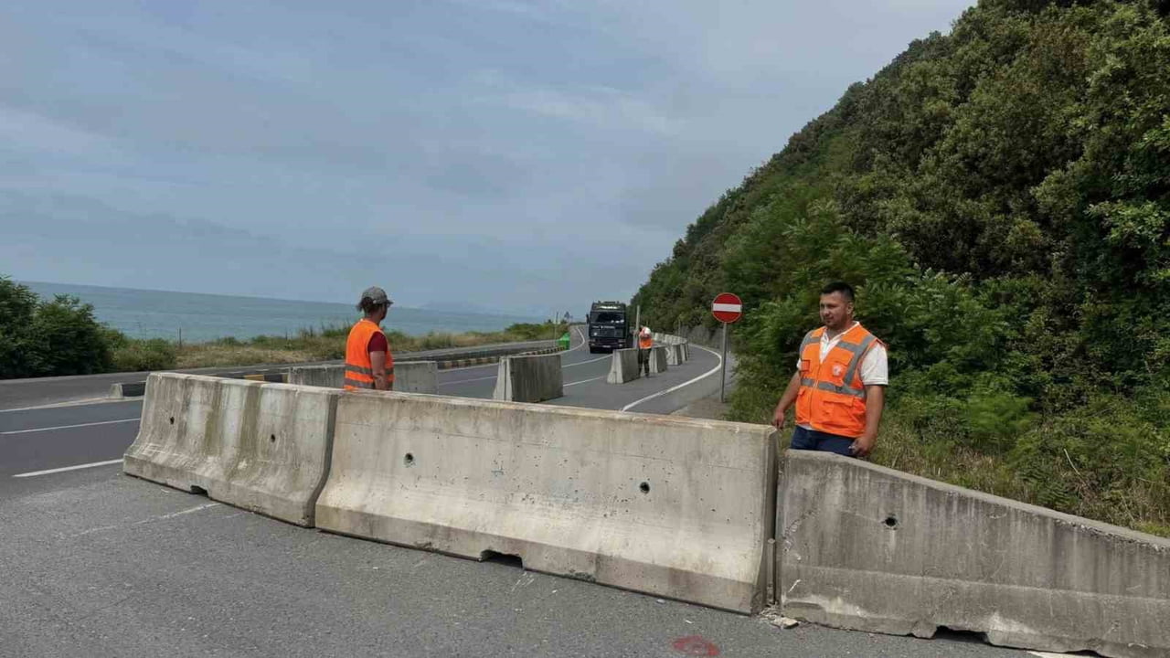 ZONGULDAK (İHA) - ZONGULDAK’IN ALAPLI İLÇESİNDE SIK SIK TRAFİK KAZALARIYLA GÜNDEME GELEN VE...