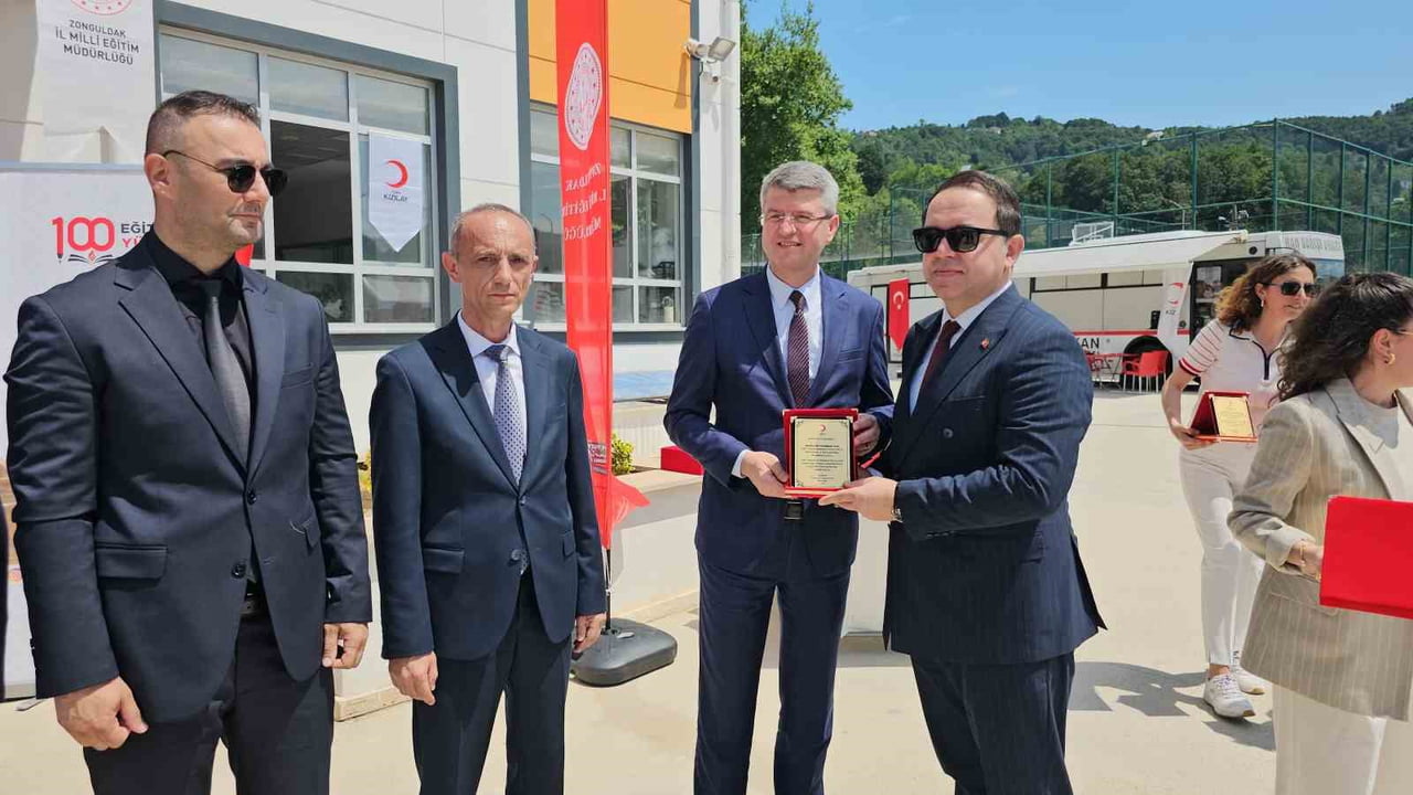 ZONGULDAK İL MİLLÎ EĞİTİM MÜDÜRLÜĞÜ VE TÜRK KIZILAY İŞBİRLİĞİYLE İL GENELİNDEKİ OKULLARDA...