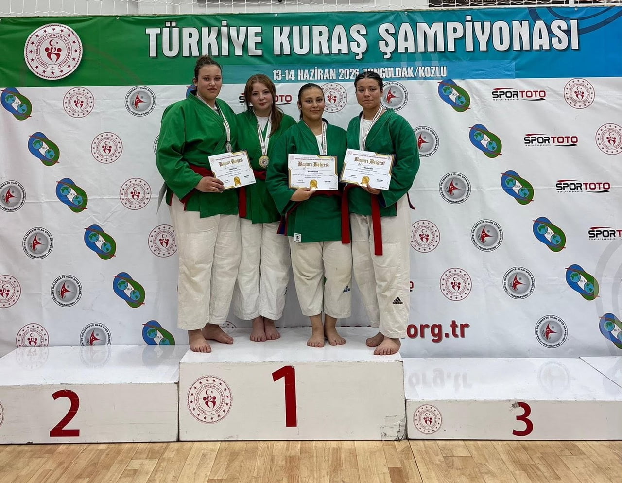 ZONGULDAK’TA DÜZENLENEN GENÇLER TÜRKİYE KURAŞ ŞAMPİYONASI’NDA MÜCADELE EDEN SALİHLİLİ SPORCULAR...