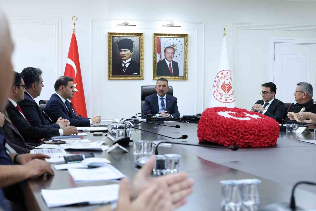 ZONGULDAK’TA GENİŞ KATILIMLI ASAYİŞ VE GÜVENLİK TOPLANTISI YAPILDI