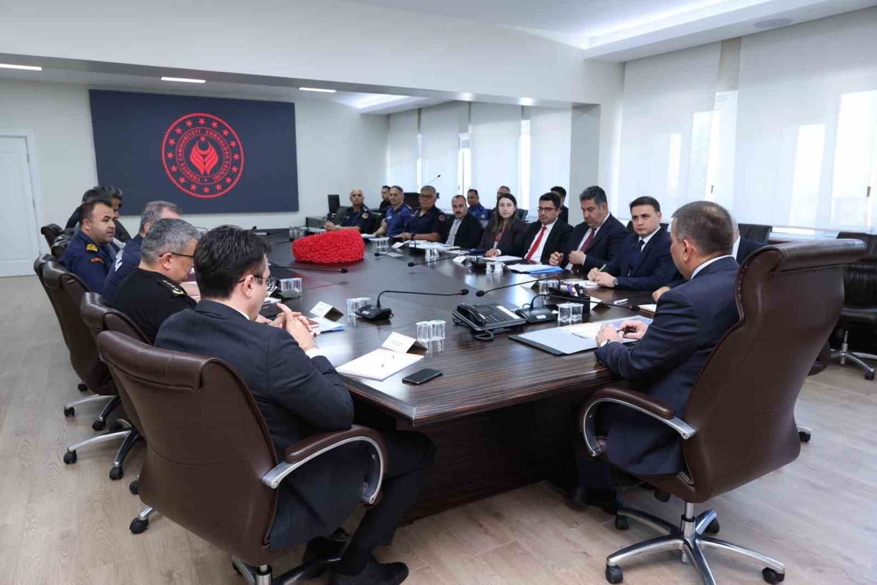 ZONGULDAK’TA GENİŞ KATILIMLI ASAYİŞ VE GÜVENLİK TOPLANTISI YAPILDI