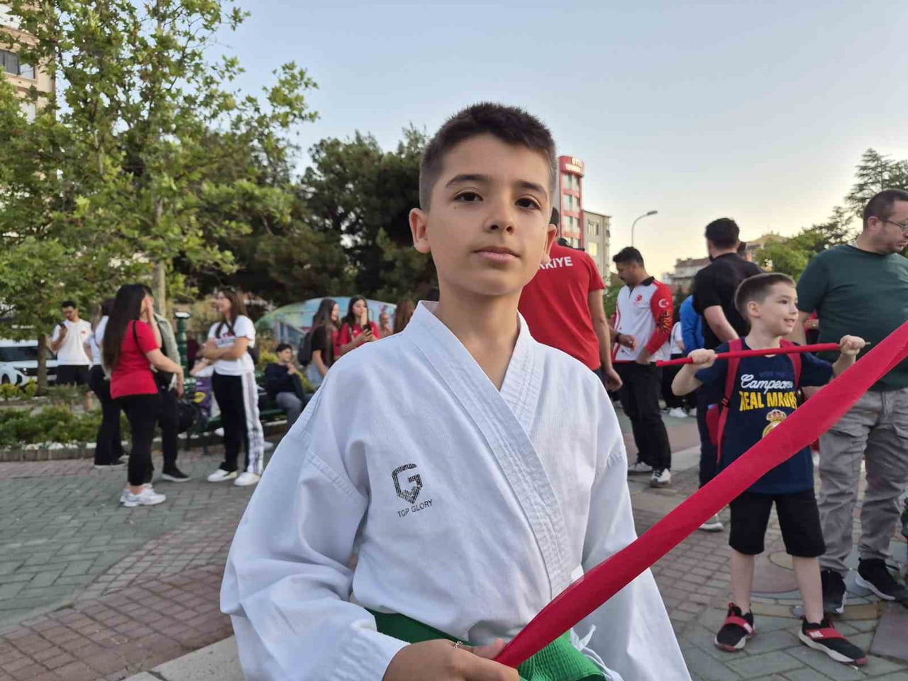 10 YAŞINDAKİ ALPER DURU