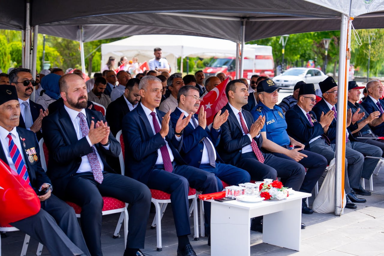 15 TEMMUZ DEMOKRASİ VE MİLLİ BİRLİK GÜNÜ DOLAYISIYLA GÖLBAŞI'NDA ANMA PROGRAMLARI...