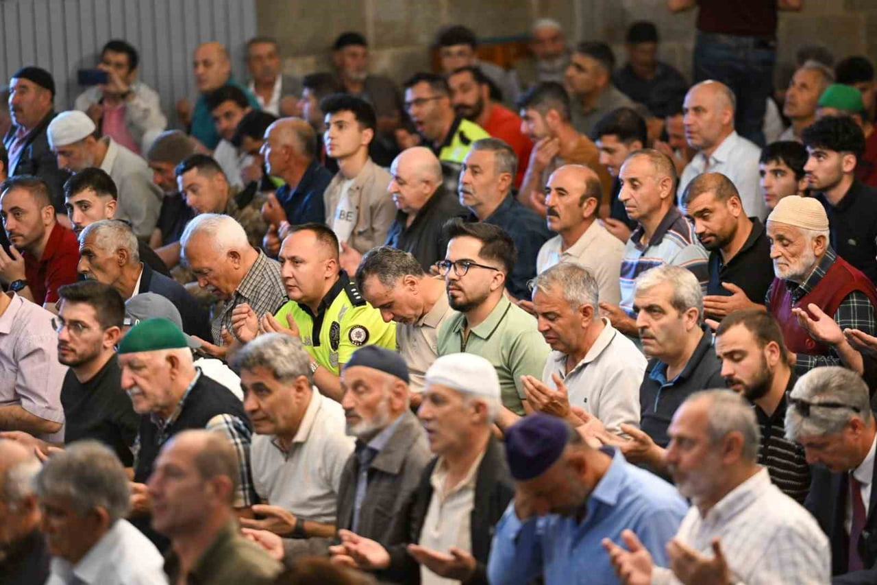 15 TEMMUZ DEMOKRASİ VE MİLLÎ BİRLİK GÜNÜ ETKİNLİKLERİ KAPSAMINDA, ERZURUM VALİLİĞİ KOORDİNESİNDE...