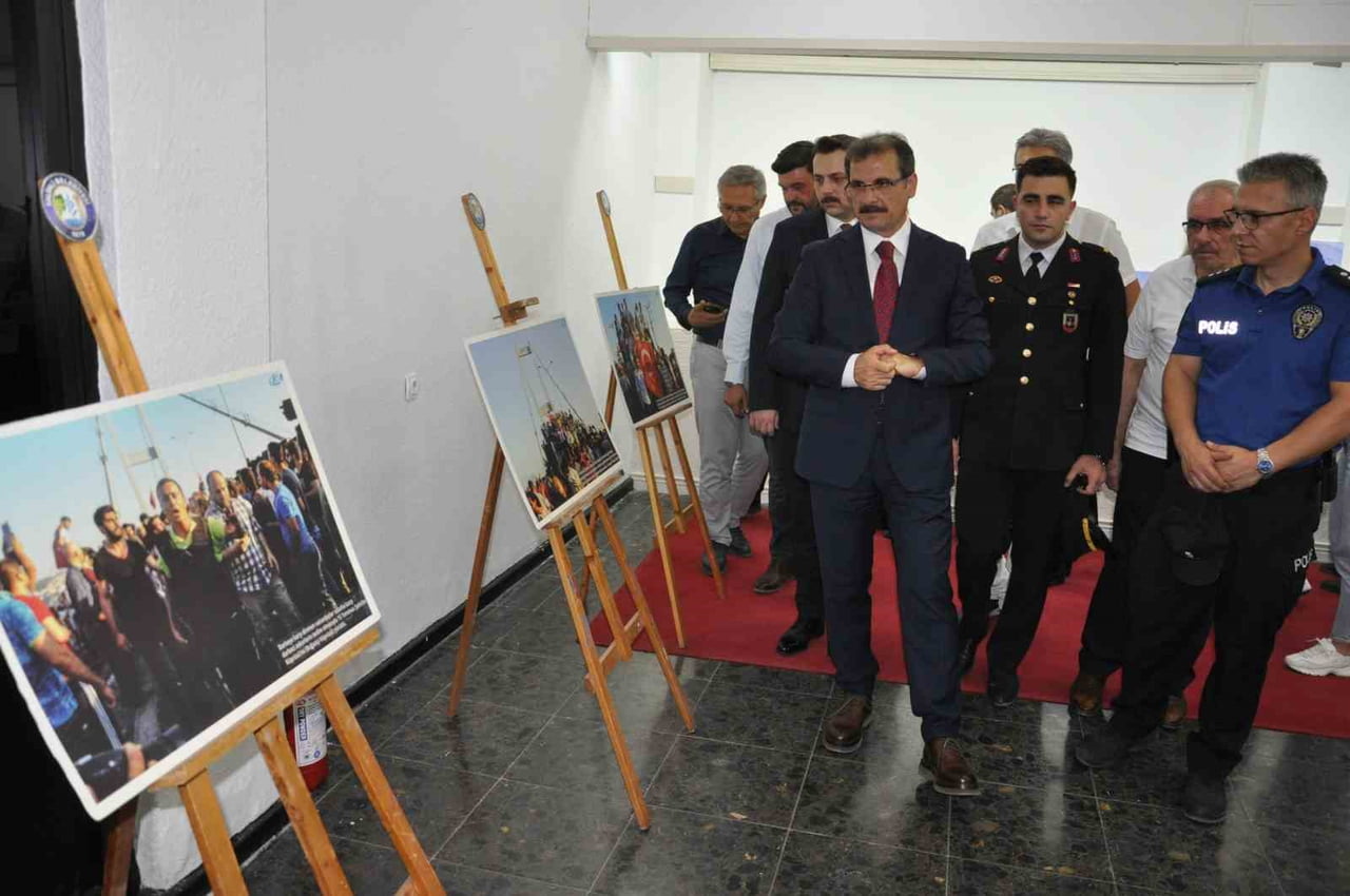 15 TEMMUZ DEMOKRASİ VE MİLLİ BİRLİK GÜNÜ KAPSAMINDA MANİSA’NIN SALİHLİ İLÇESİNDE AÇILAN "15 TEMMUZ...