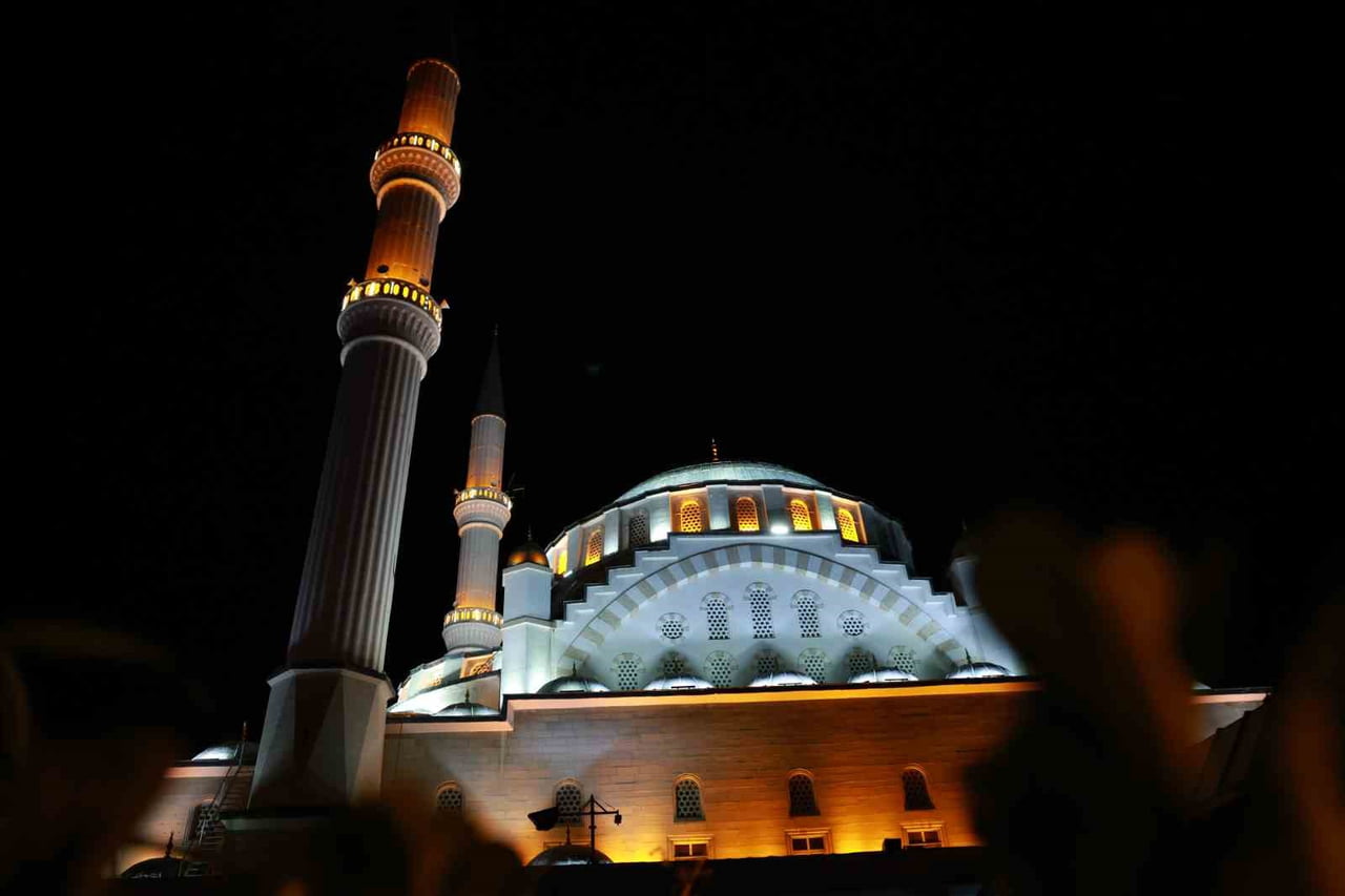 15 TEMMUZ HAİN DARBE GİRİŞİMİN 10. YILDÖNÜMÜ DOLAYISIYLA TÜM YURTTAKİ CAMİLERDE OLDUĞU GİBİ SAAT...