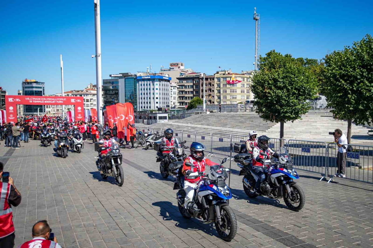 15 TEMMUZ HAİN DARBE GİRİŞİMİNİN 10'UNCU YIL DÖNÜMÜNDE 253 ŞEHİDİN ANISINA BİSİKLET VE MOTOSİKLET...