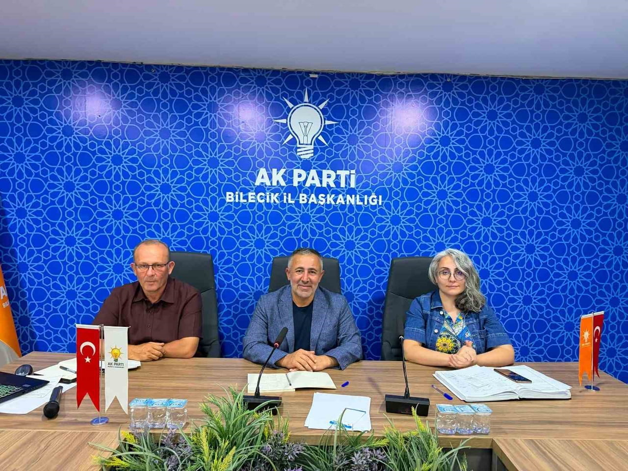 15 TEMMUZ HAZIRLIKLARI AK PARTİ’DE MASAYA YATIRILDI