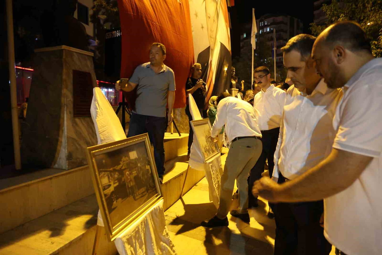 15 TEMMUZ SERGİSİ AÇILIŞI İLE PROTOKOLÜ TARAFINDAN YAPILDI.