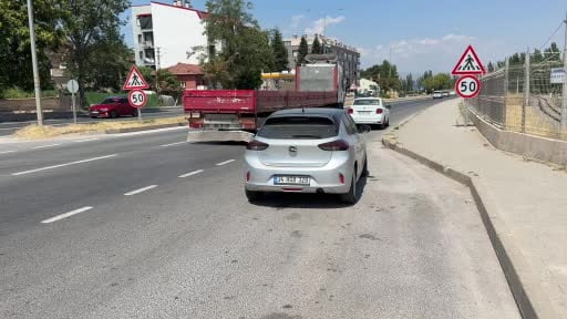 2 araç çarpıştı: Polise zorluk çıkaran şahsa işlem yapıldı