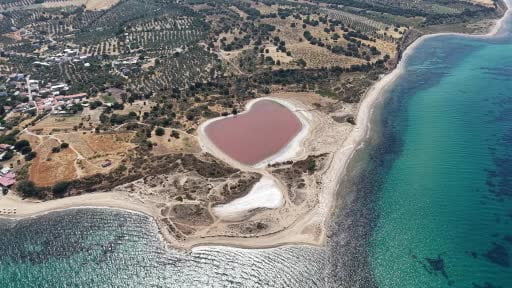 2 bin yıllık antik liman kalpli pembe göle dönüştü
