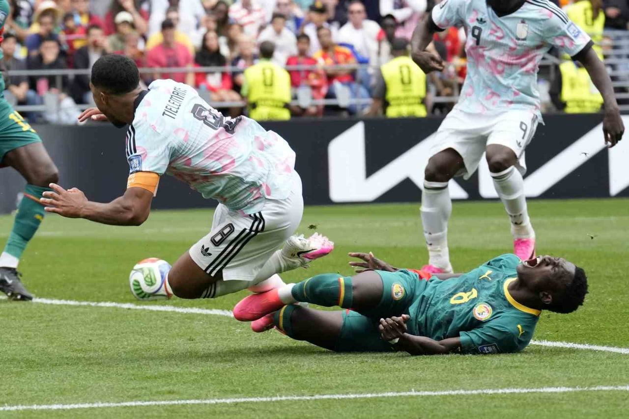 2026 DÜNYA KUPASI SON 32 TURU'NDA BELÇİKA, NORMAL SÜRESİ 2-2 BERABERE BİTEN MAÇTA SENEGAL'İ UZATMA...
