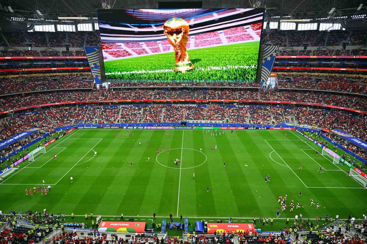 2026 FIFA DÜNYA KUPASI'NI 104 MAÇTA STADYUMDA TOPLAM 6 MİLYON 810 BİN 966 TARAFTAR TAKİP ETTİ.