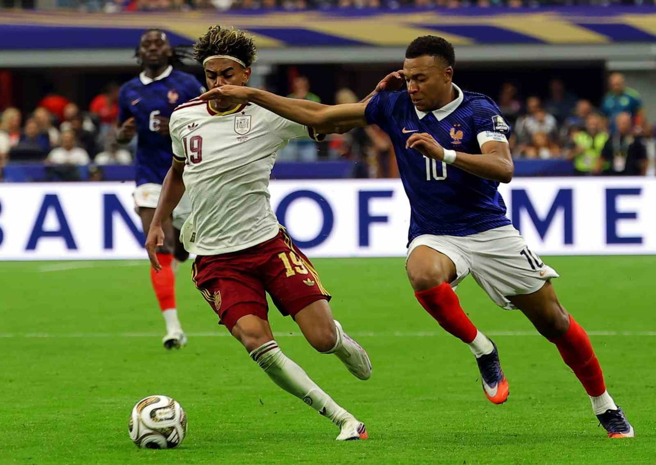 2026 FIFA DÜNYA KUPASI YARI FİNAL MAÇINDA İSPANYA, FRANSA'YI 2-0 MAĞLUP EDEREK FİNALE...