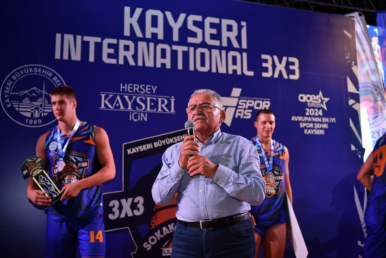 2029 DÜNYA SPOR BAŞKENTİ UNVANINI TAŞIYAN KAYSERİ, BÜYÜKŞEHİR BELEDİYE BAŞKANI DR. MEMDUH...