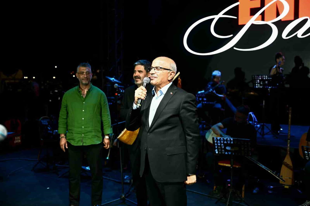 28’İNCİ KAYISI FESTİVALİ VE FUARINDA ENDER BALKIR COŞKUSU