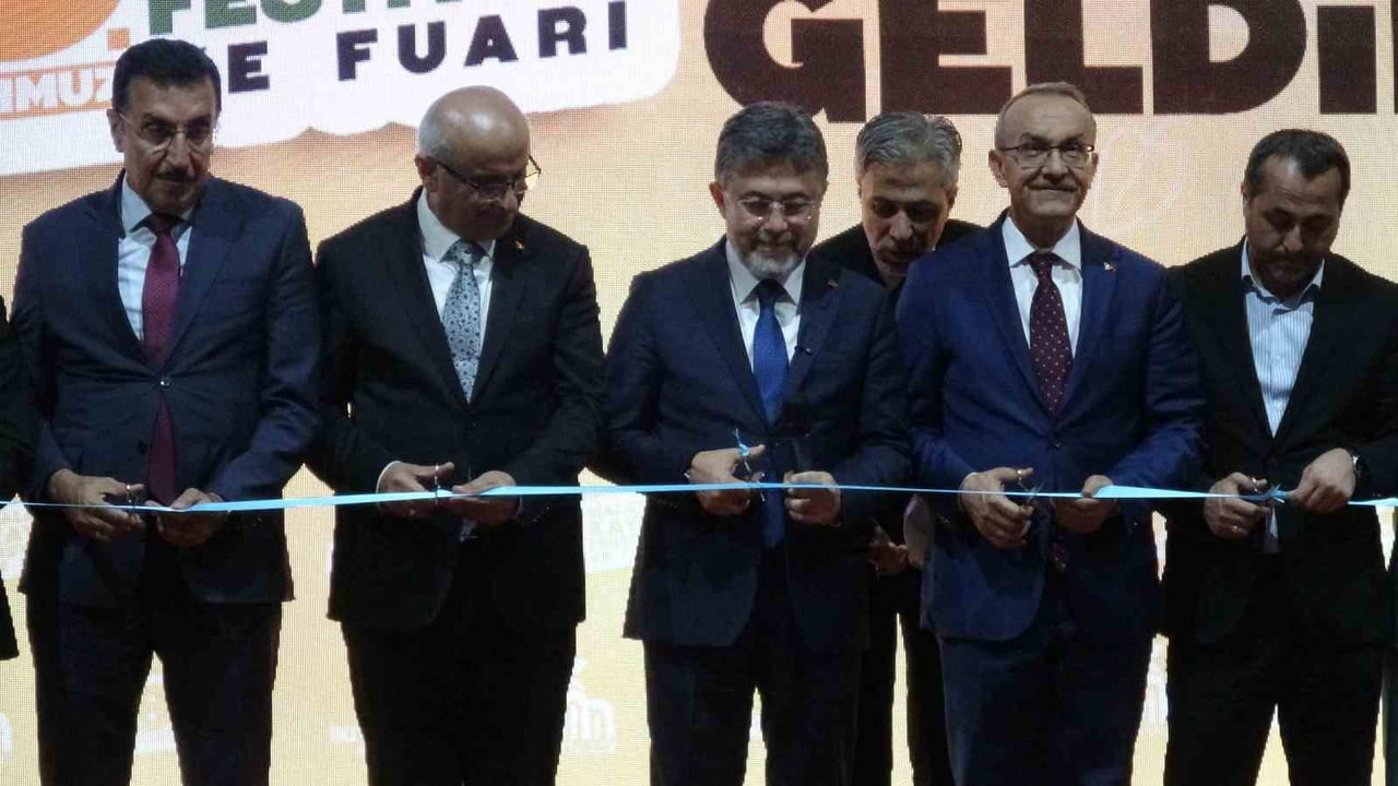 28. MALATYA KAYISI FESTİVALİ VE FUARI'NIN AÇILIŞI, TARIM VE ORMAN BAKANI İBRAHİM YUMAKLI'NIN...