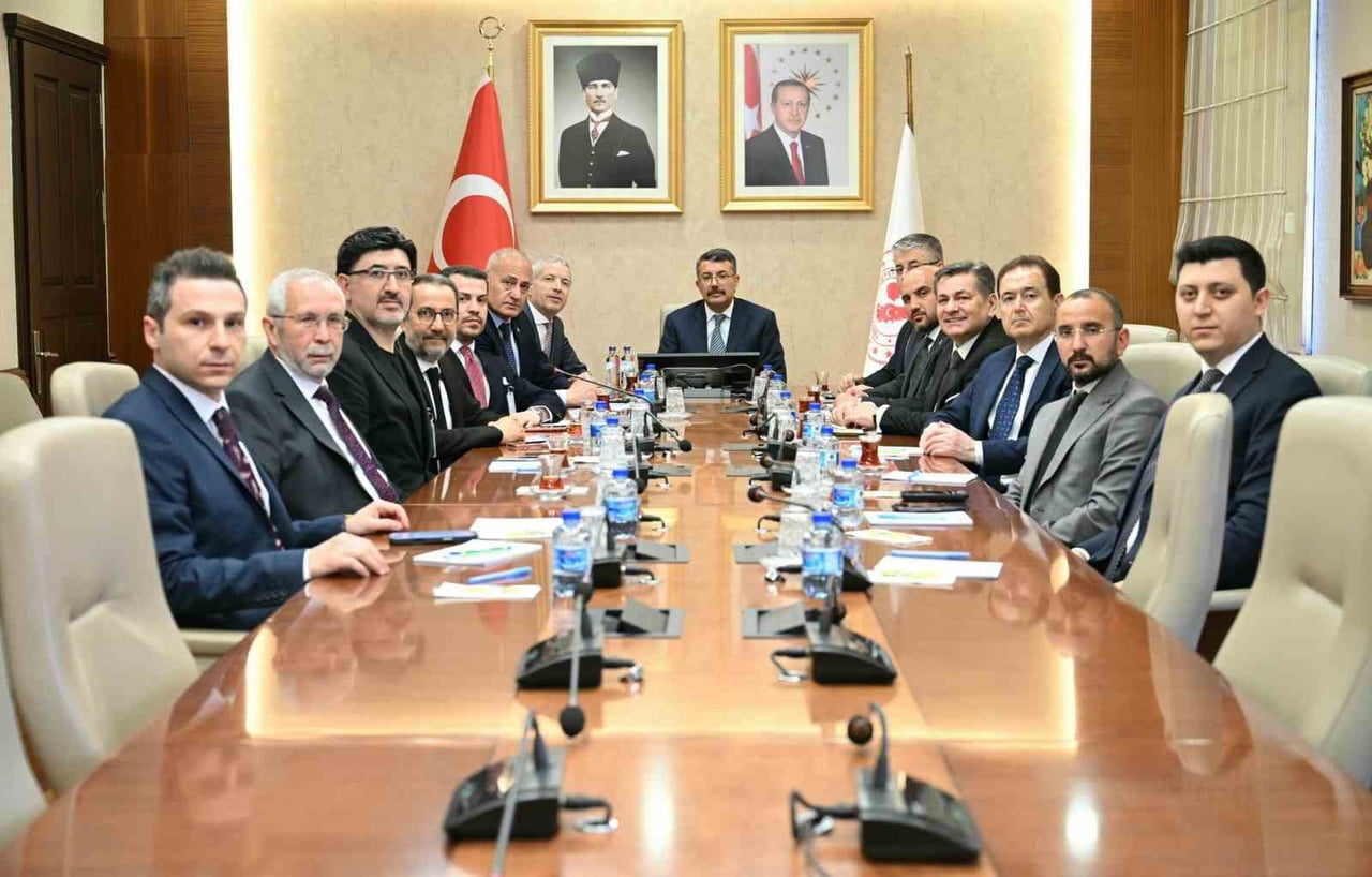 28 NİSAN’DA İSTANBUL’DA, TUYAD (TELEKOMÜNİKASYON UYDU VE ELEKTRONİK SANAYİCİLERİ İŞ İNSANLARI...