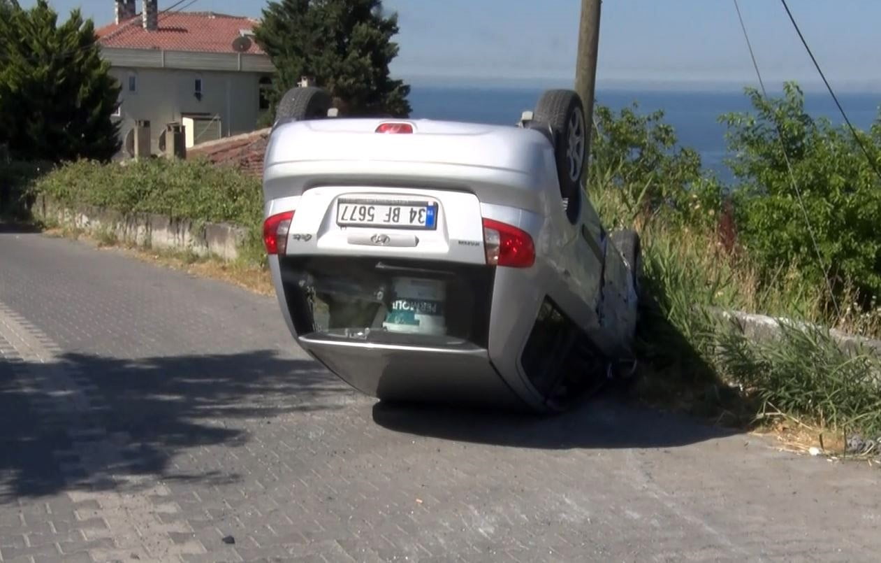 3 ARACIN KARIŞTIĞI KAZADA 1 ARAÇ TAKLA ATTI