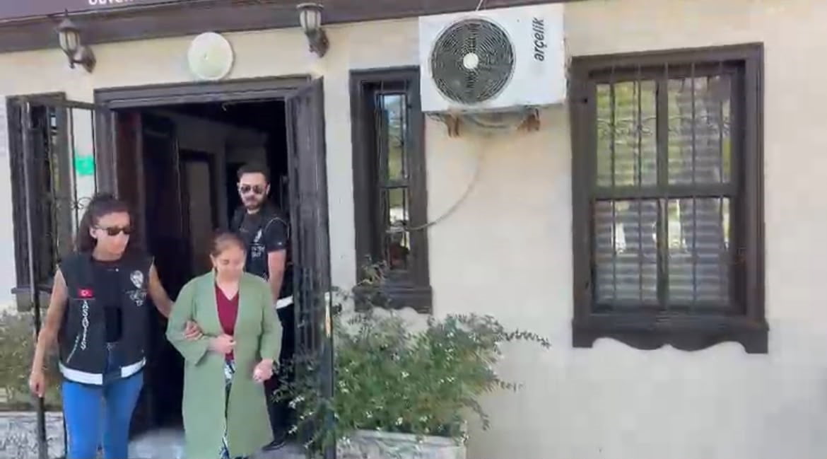 33 YIL HAPİS CEZASIYLA ARANAN HIRSIZLIK HÜKÜMLÜSÜ BURSA’DA YAKALANDI