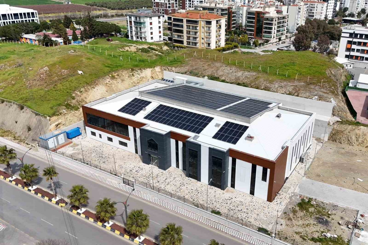 4 BİN METREKARE ÜZERİNE İNŞA EDİLEN TESİSTE 10 ATÖLYE ODASI, MÜZİK, ÇÖMLEK, RESİM EL SANATLARI...