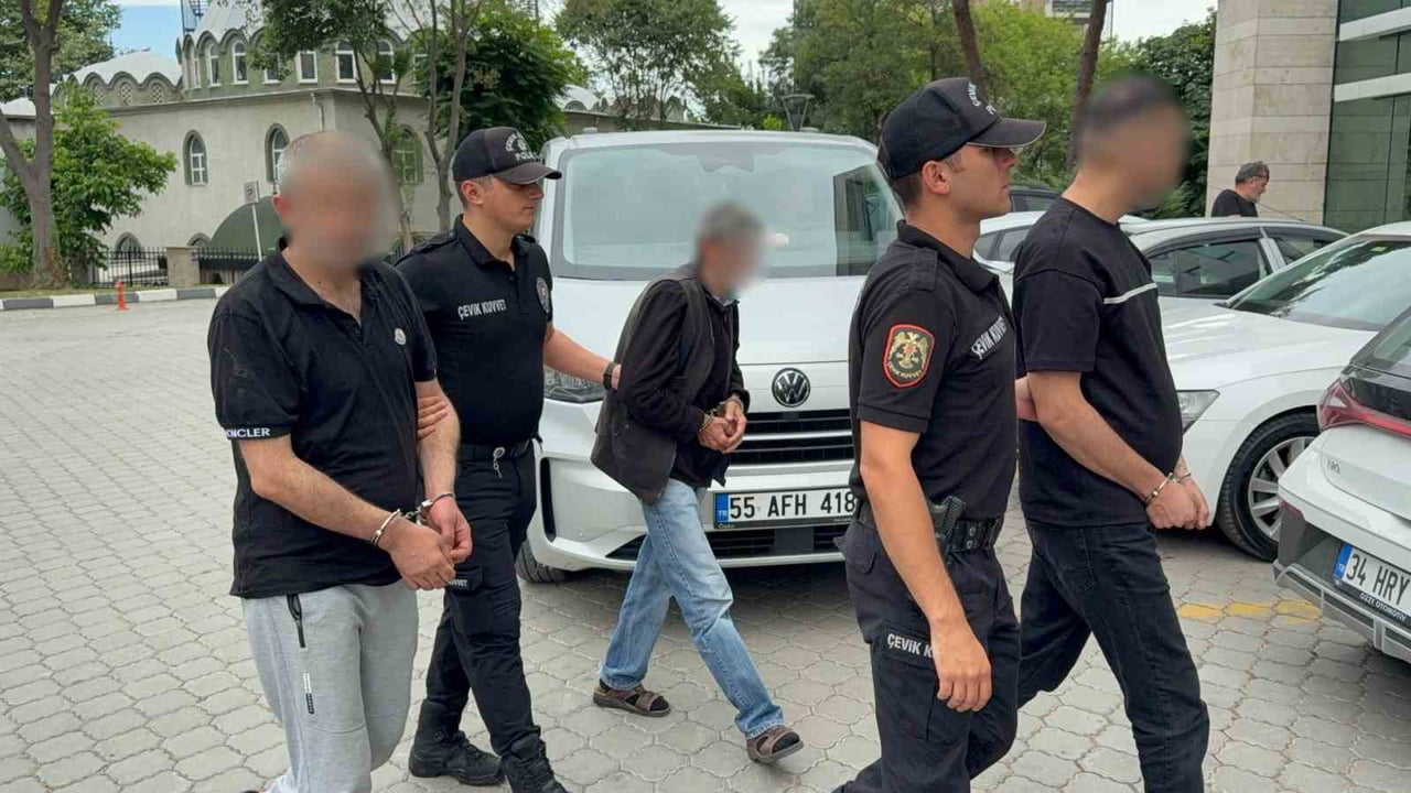 4 ŞÜPHELİ, ADLİYEYE SEVK EDİLDİ.