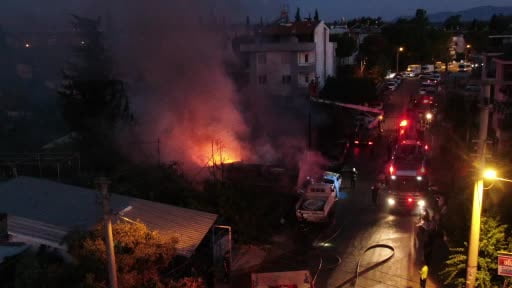 40 yıllık emeği gözlerinin önünde küle döndü
