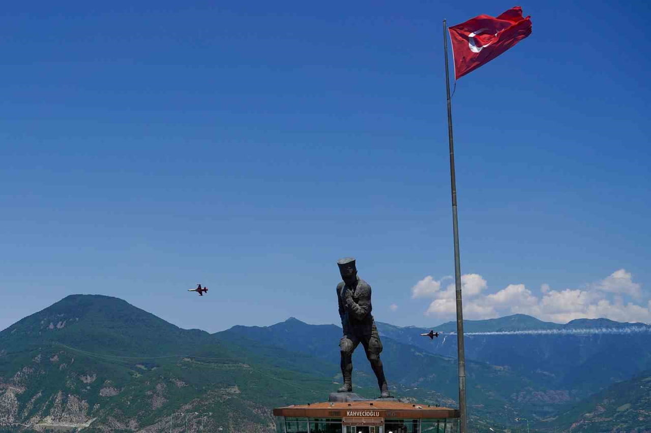 45. KAFKASÖR KÜLTÜR, TURİZM VE SANAT FESTİVALİ KAPSAMINDA PLANLANAN TÜRK YILDIZLARI GÖSTERİSİ...