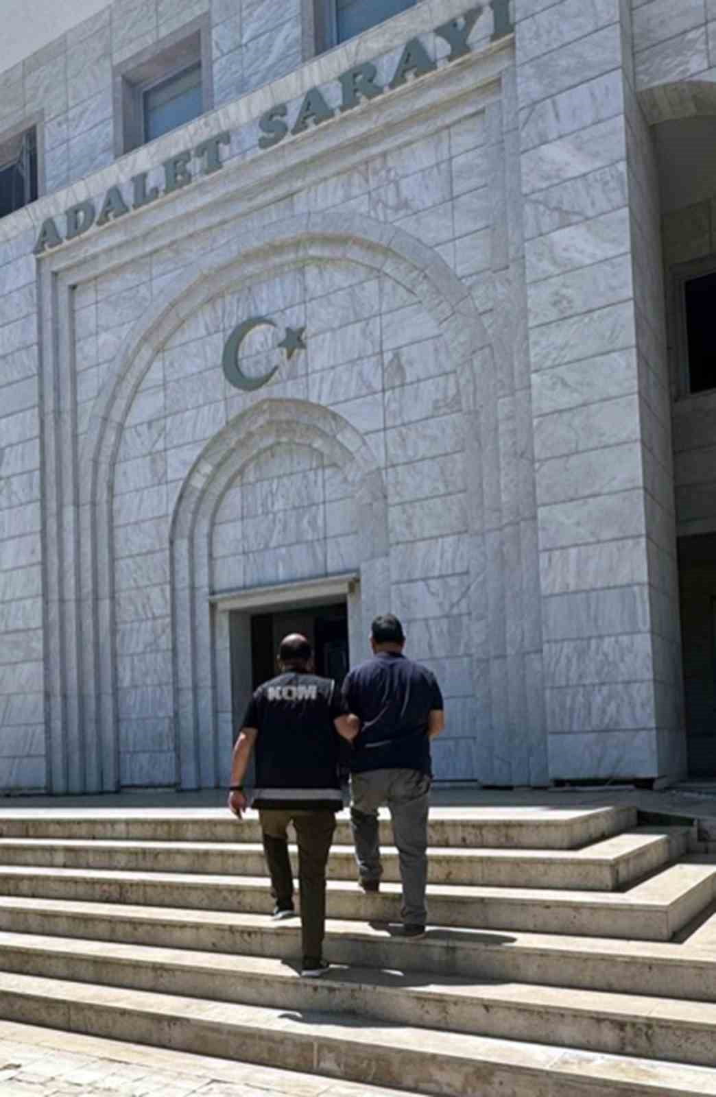 6 YIL HAPİS CEZASI BULUNAN FETÖ ÜYESİ YAKALANDI
