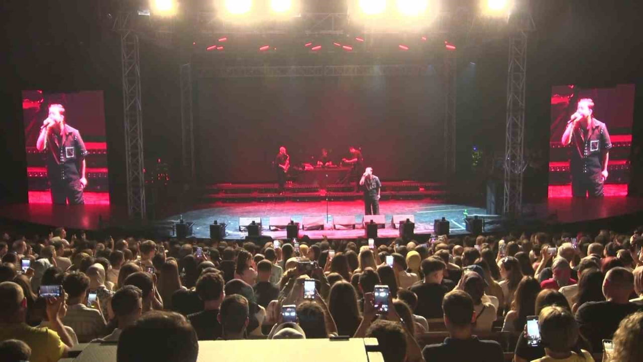 64. ULUSLARARASI BURSA FESTİVALİ KAPSAMINDA BURSA'DA SAHNE ALAN RAP MÜZİĞİN SEVİLEN SANATÇISI...