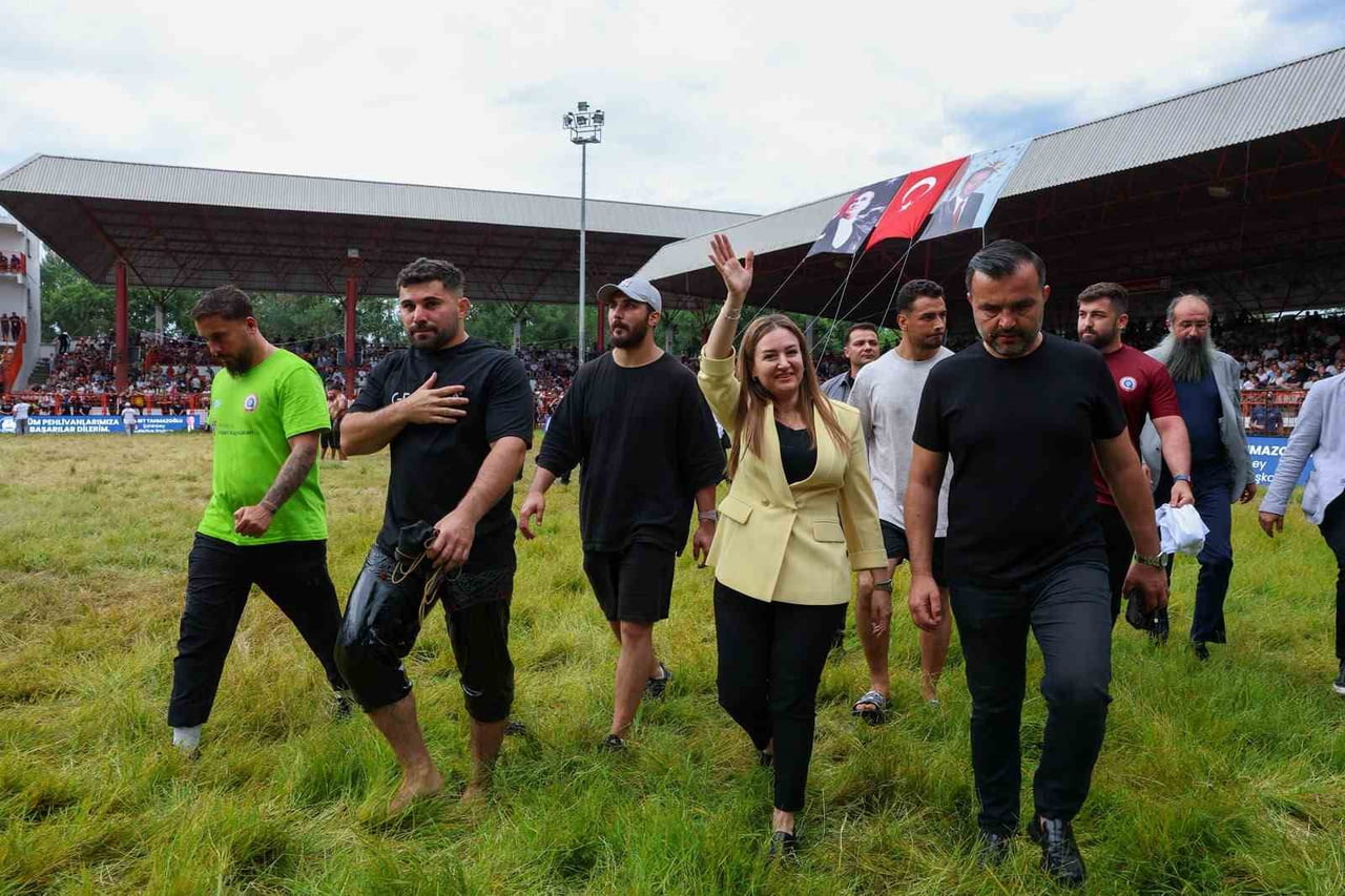 665. TARİHİ KIRKPINAR YAĞLI GÜREŞLERİ'NE ANTALYA BÜYÜKŞEHİR BELEDİYESİ SPORCULARI DAMGA VURDU....