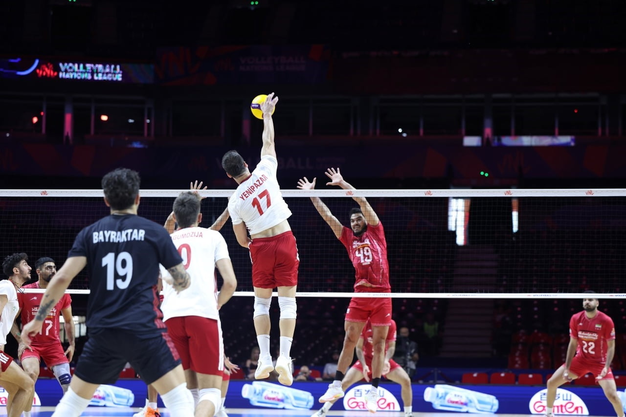 A MİLLİ ERKEK VOLEYBOL TAKIMI, 2026 VOLEYBOL MİLLETLER LİGİ’NDE İRAN'I 3-1 MAĞLUP EDEREK TARİHİNDE...