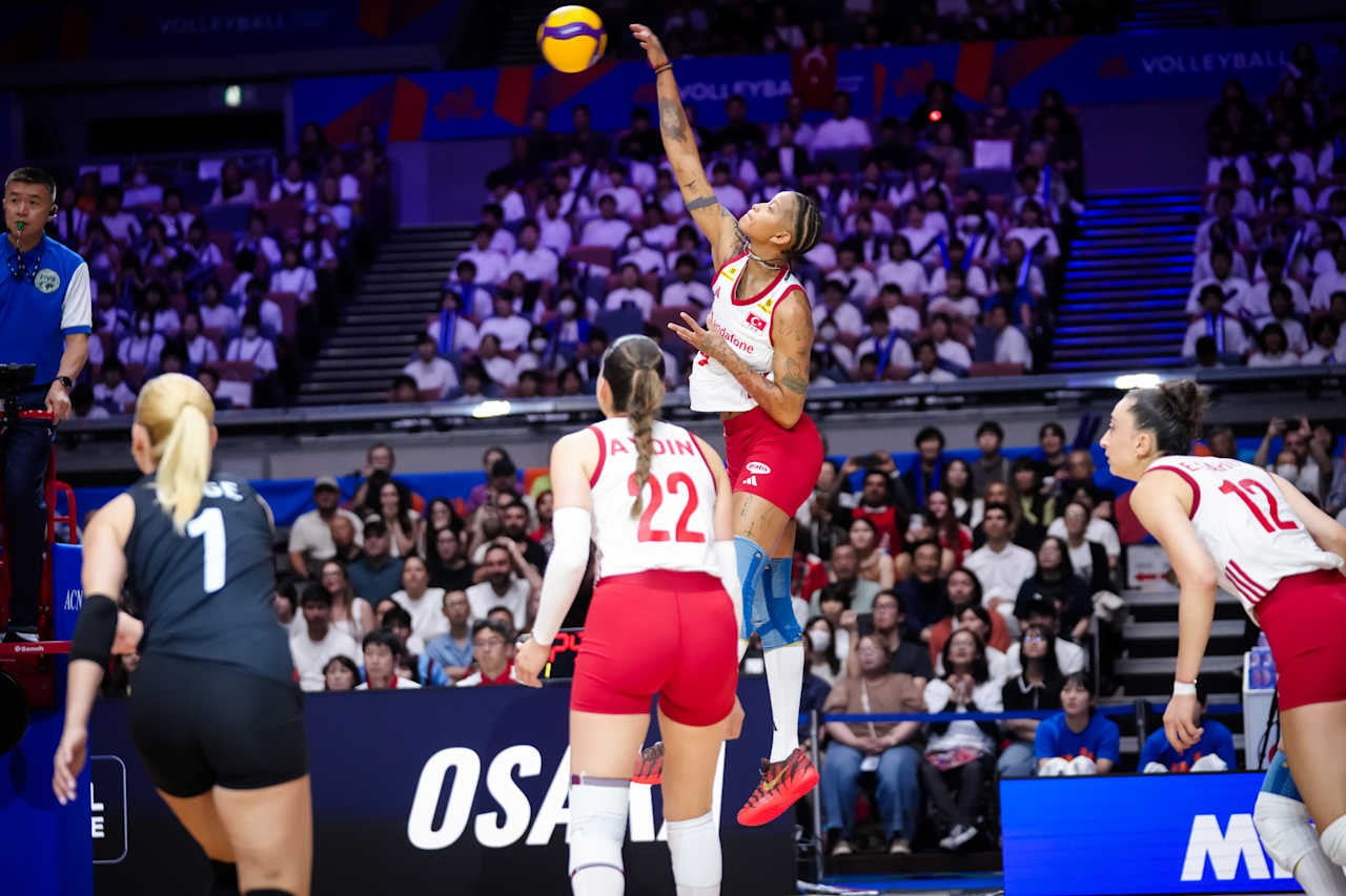 A MİLLİ KADIN VOLEYBOL TAKIMI, POLONYA'YI 3-1 MAĞLUP ETTİ