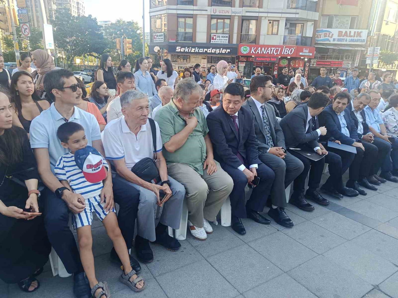 ABAY KUNANBAYOĞLU MEYDANI'NDA DÜZENLENEN PROGRAMA KAZAKİSTAN CUMHURİYETİ İSTANBUL BAŞKONSOLOSLUĞU...