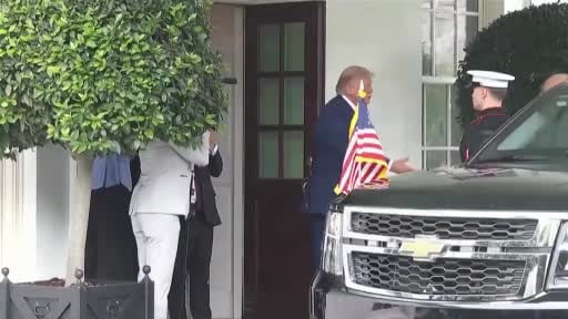 ABD Başkanı Donald Trump, İran’ın kendileri ile görüşmek istediğini belirterek, "Onlar çaresizce...