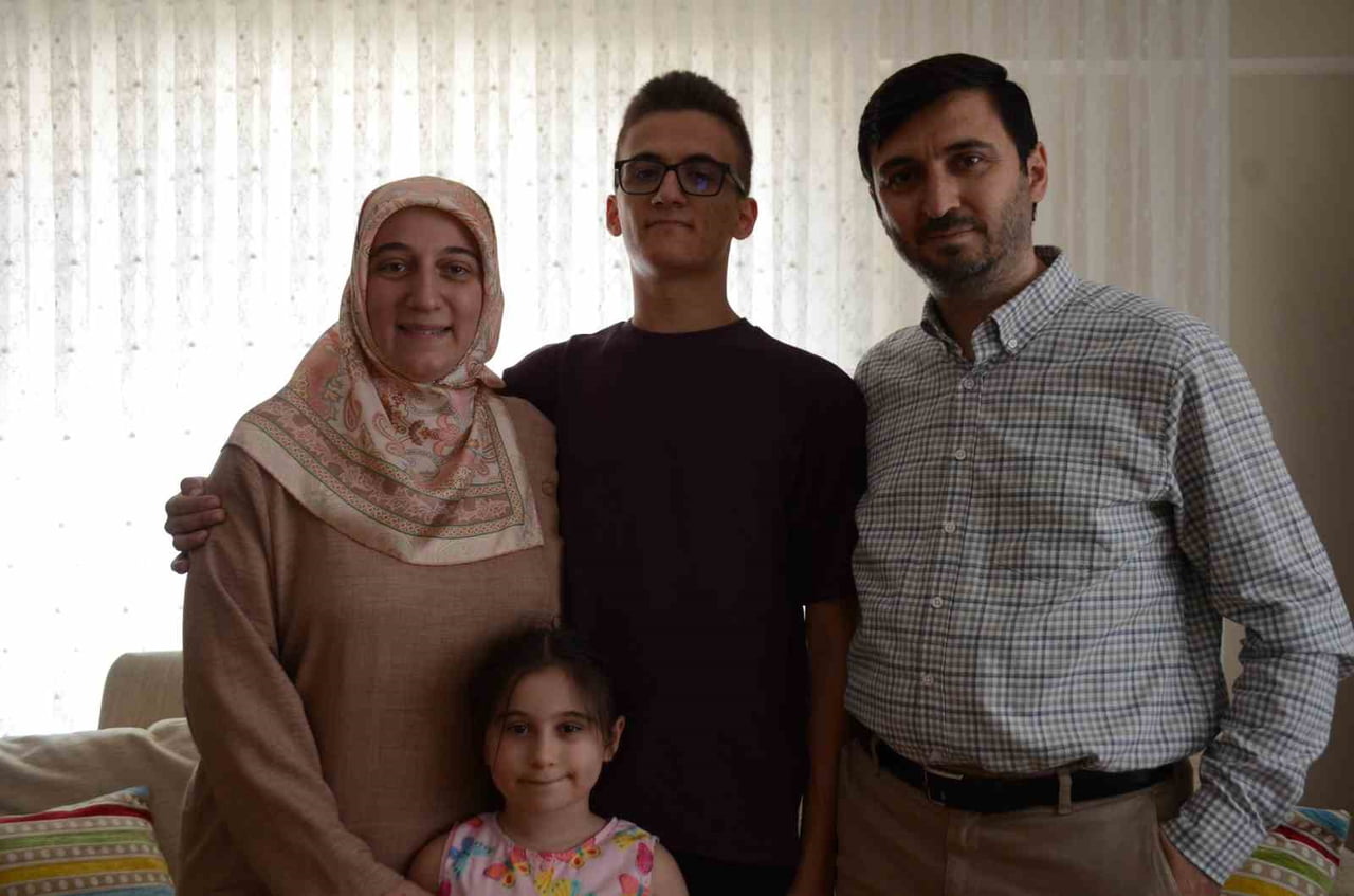 ABDULLAH USLU VE AİLESİ.