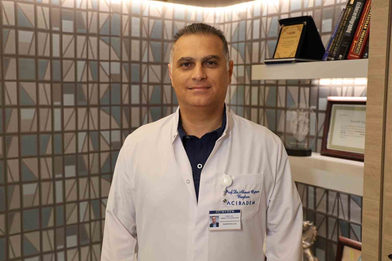 ACIBADEM ADANA HASTANESİ KARDİYOLOJİ UZMANI PROF. DR. AHMET OYTUN BAYKAN, ÖZELLİKLE KRONİK...