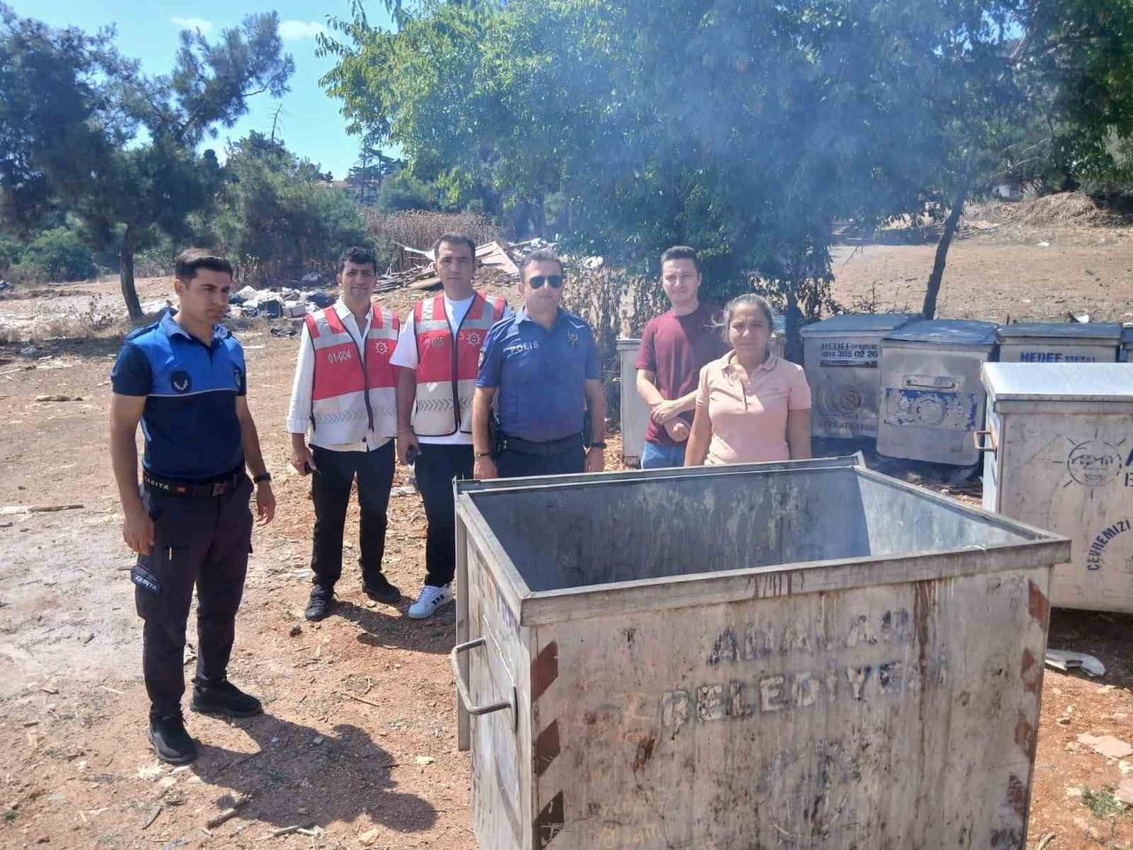 ADALAR İLÇESİNDE YÜRÜTÜLEN ÇALIŞMALARDA ELE GEÇİRİLEN BİNLERCE KAÇAK VE BANDROLSÜZ ÜRÜN İMHA...