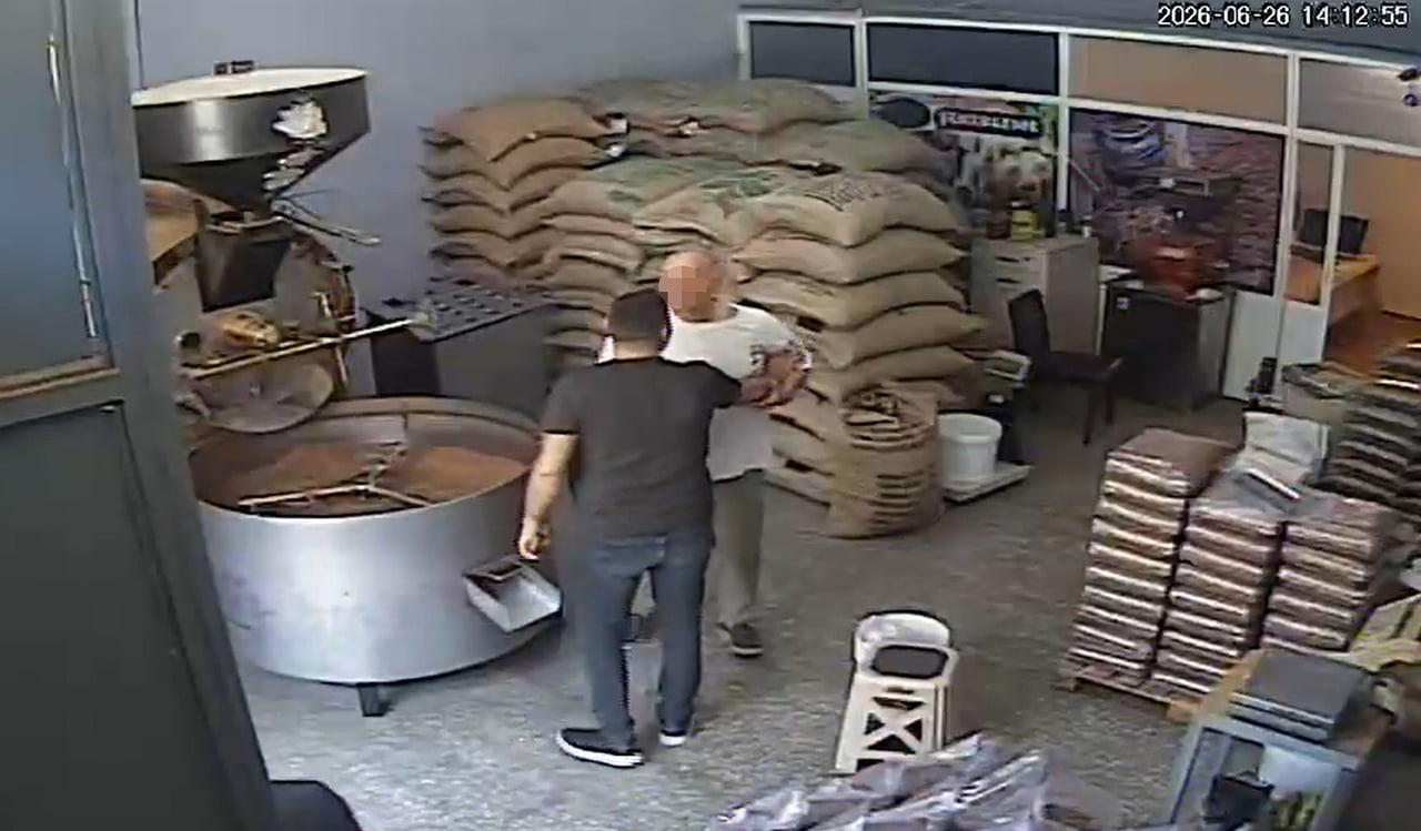 ADANA'DA BİR KAHVE TOPTANCISI, GAZİANTEP'TE İŞ YAPTIĞI BAŞKA BİR TOPTANCI TARAFINDAN...