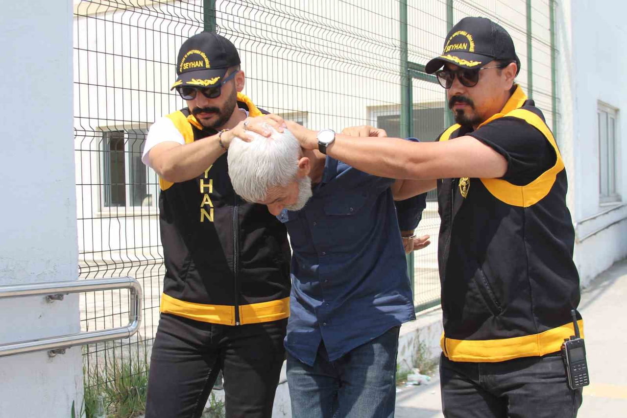 ADANA'DA HAKKINDA DOLANDIRICILIK SUÇUNDAN 24 YIL 11 AY KESİNLEŞMİŞ HAPİS CEZASI BULUNAN FİRARİ...