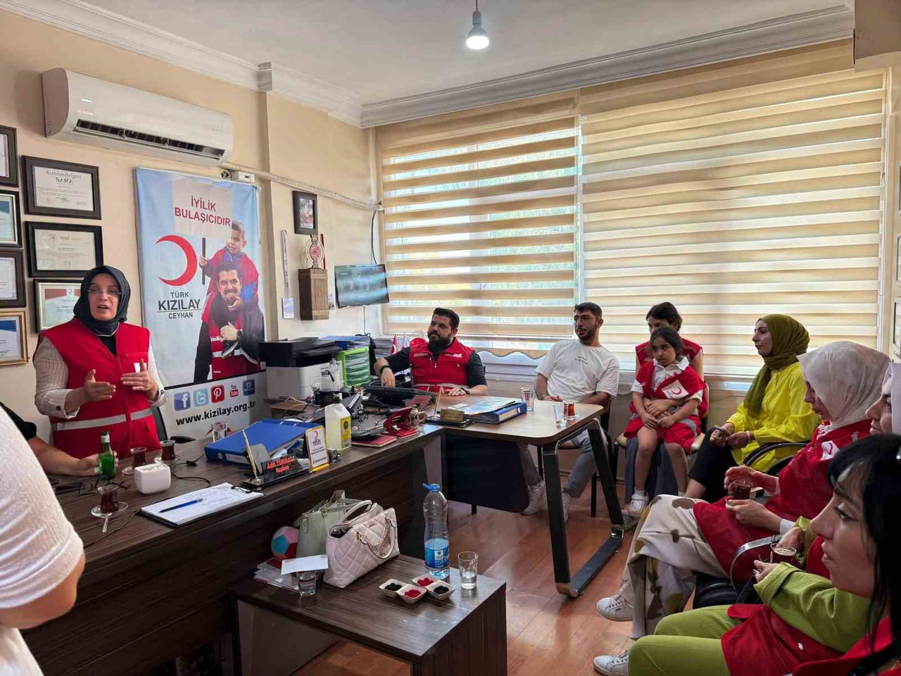 ADANA'DA KIZILAY GÖNÜLLÜLERİ VE PERSONELİNE YÖNELİK EĞİTİM PROGRAMI DÜZENLENDİ.