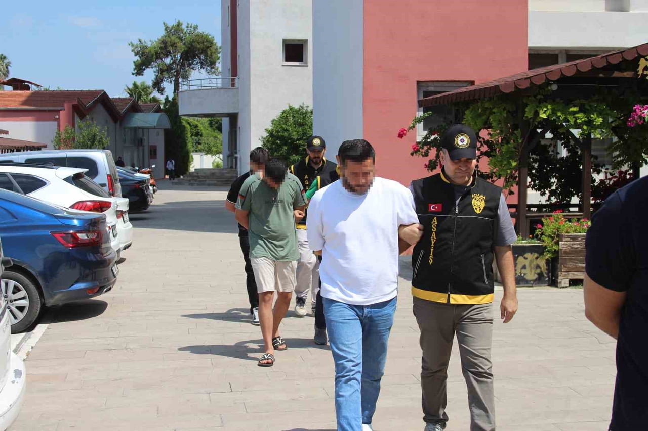 ADANA'DA SOSYAL MEDYA ÜZERİNDEN KENDİLERİNİ "MUHAMMET HOCA" OLARAK TANITIP, BÜYÜ YAPMA, KISMET...