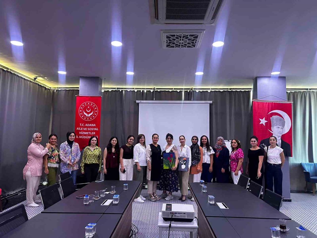 ADANA'DA, YATILI ÇOCUK KURULUŞLARINDA GÖREV YAPAN MESLEK ELEMANLARINA ÇOCUKLA ETKİLİ İLETİŞİM VE...
